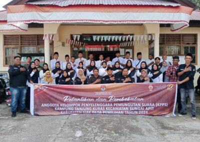 Pelantikan dan Pembekalan Anggota KPPS PILKADA 2024 Kampung Tanjung Kuras